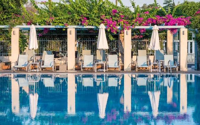 Zwembad van Aparthotel Nissia Kamares