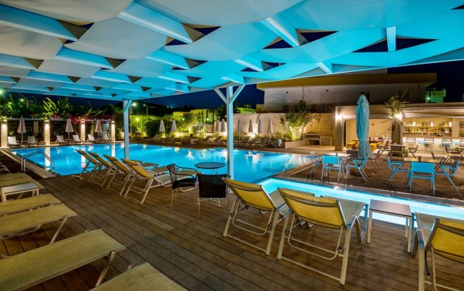 Zwembad van Aparthotel Nissia Kamares