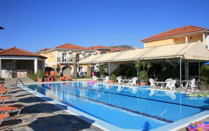 Buitenzwembad van Hotel Metaxa op Zakynthos