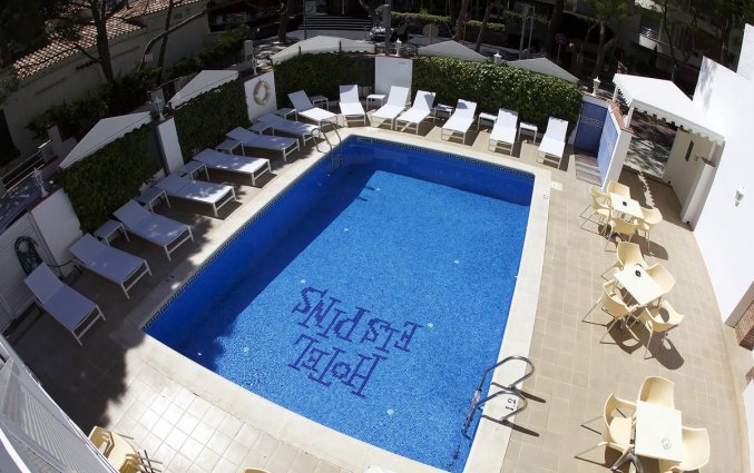 Buitenzwembad hotel Els Pins aan de Costa Brava