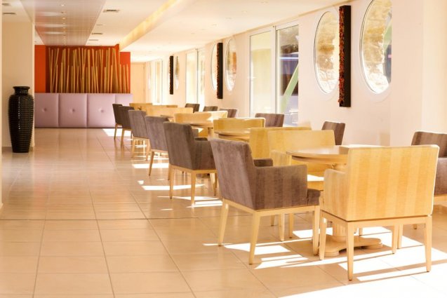 Ontbijtruimte in hotel Ariti Corfu