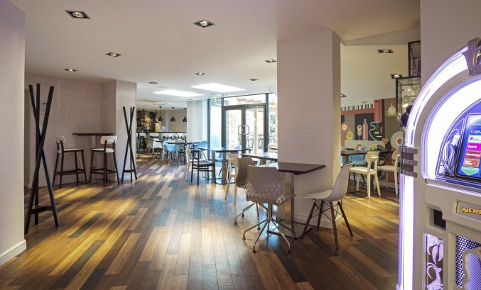 Ontbijtruimte van Hotel Point A Londen Liverpool Street in Londen