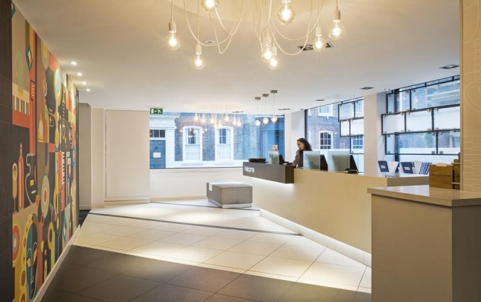 Receptie van Hotel Point A Londen Liverpool Street in Londen