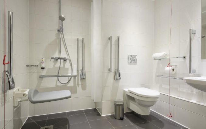 Badkamer van een tweepersoonskamer van Hotel Point A Paddington in Londen