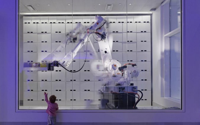 Robot Yobot van Hotel Yotel New York in New York