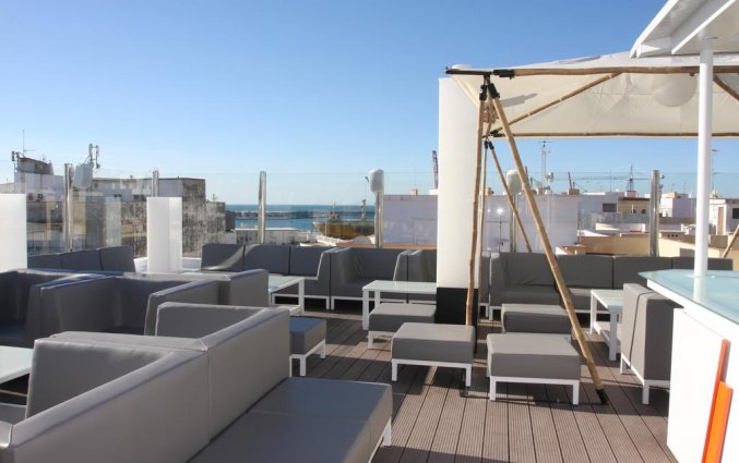 Bar en terras van hotel Soho Bahía in Malaga