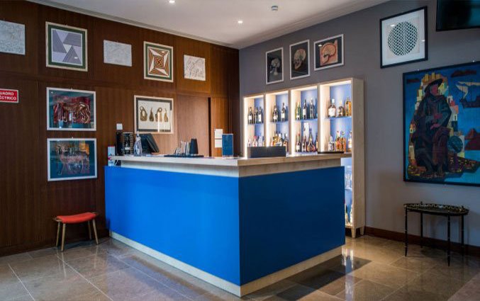 Receptie van Hotel en Bistro The Artist