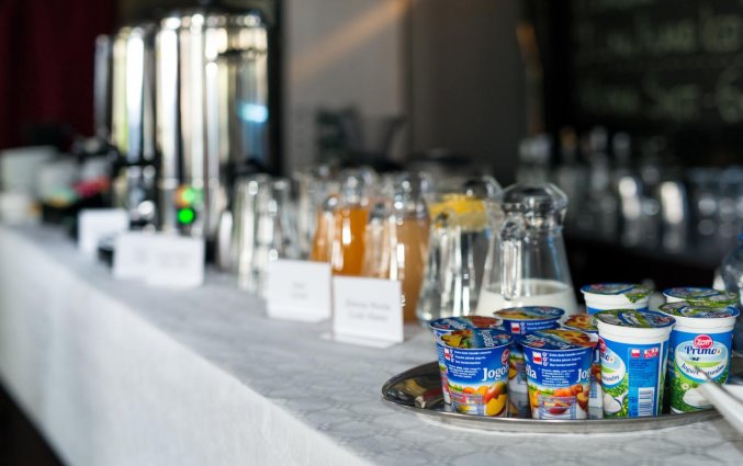 Ontbijtbuffet van appartementen Happy Tower Krakow in Krakau