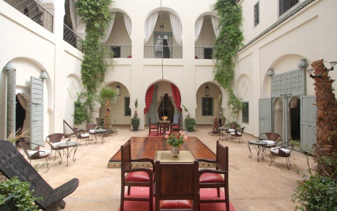 Patio van Riad dar Bounouar Marrakech