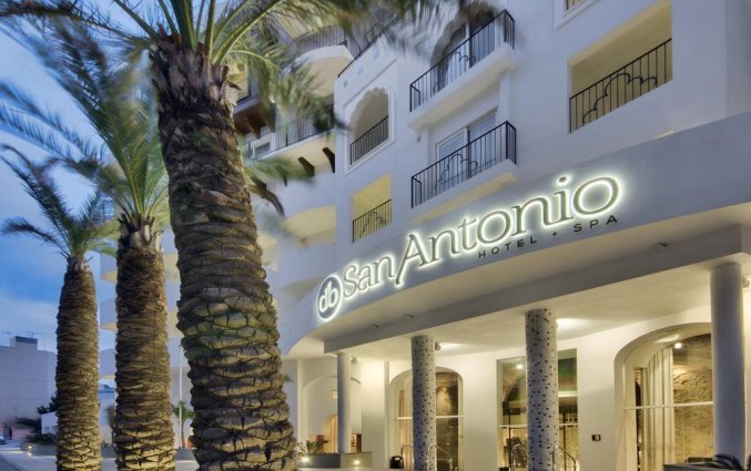 Buitenaanzicht van Hotel en Spa db San Antonio op Malta