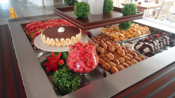 Buffet in Hotel Kalyves beach op Kreta