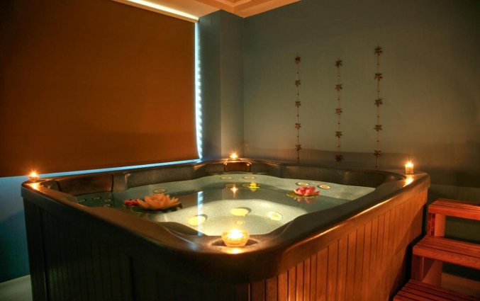 Jacuzzi bij Hotel Mediterraneo