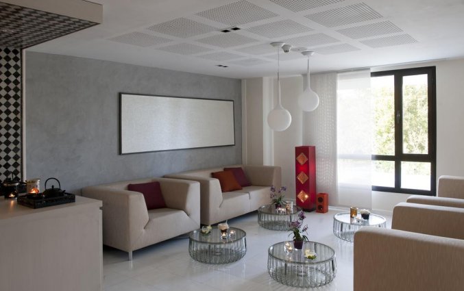 Zitgedeelte bij massageruimte van Hotel Barcelo Fes Medina in Fez