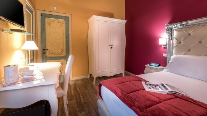 Tweepersoonskamer van Residenza Conte di Cavour in Florence