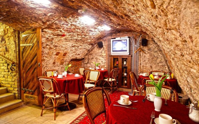 Restaurant in Hotel Monte Kristo in Riga