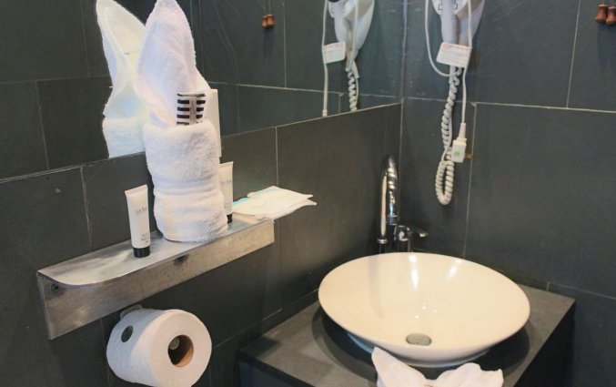 Badkamer van een tweepersoonskamer van Hotel Chelsea in Miami