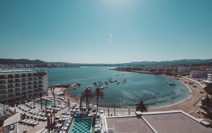 Uitzicht op zee van Hotel Amare Beach op Ibiza