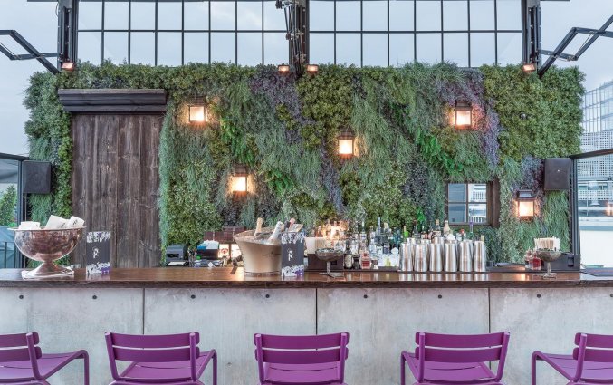 Terras van Hotel Zoo Berlin in Berlijn