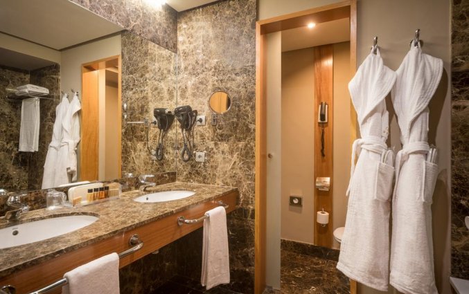 Badkamer van hotel Arrecife Gran in Lanzarote