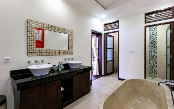 Badkamer van hotel Aleesha Villas in Bali