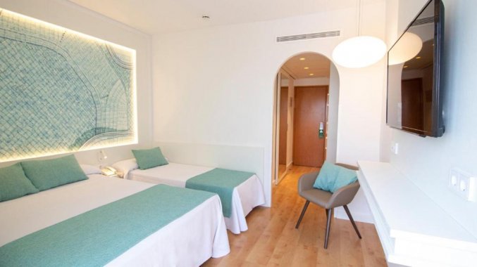 Slaapkamer van hotel Golden Taurus Aquapark in Costa Brava