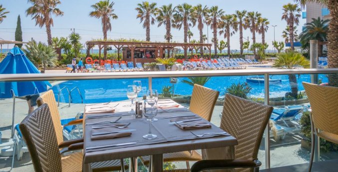 Zwembad van hotel Golden Taurus Aquapark in Costa Brava