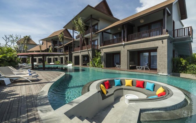 Vooraanzicht van hotel Sense Canggu beach