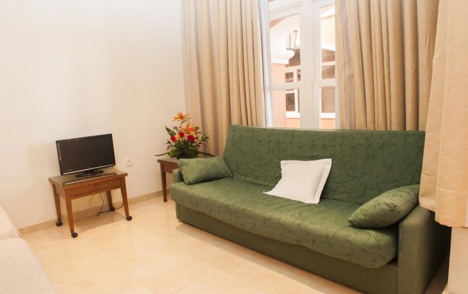 Bank van hotel Lloyds Beach Club in Alicante