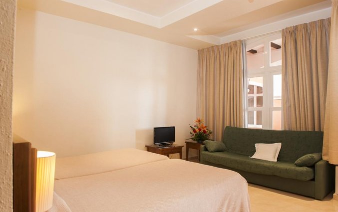 Slaapkamer van hotel Lloyds Beach Club in Alicante