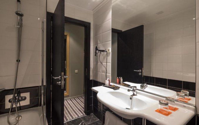 Badkamer van hotel Room Mate Larios in Malaga