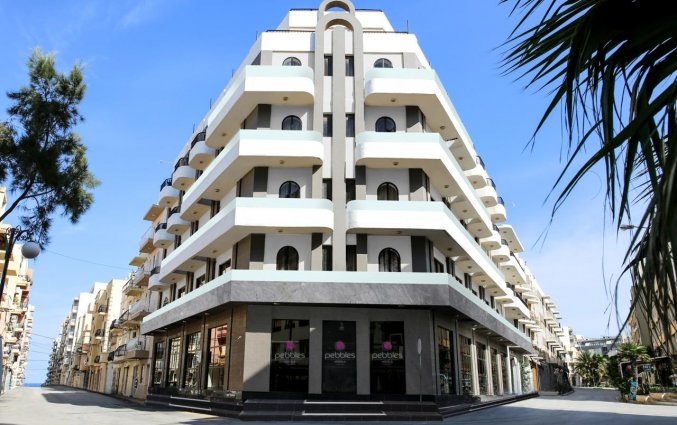 Buitenaanzicht van Pebbles Resort St. Paul's Bay