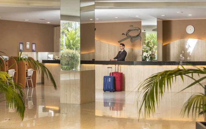 Receptie van ApartHotel Costa Encantada in de Costa Brava