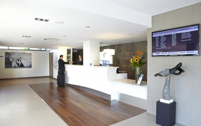 Receptie van hotel Holiday Inn in Bristol