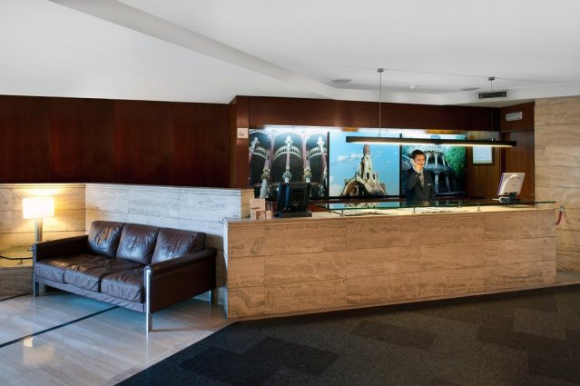 Receptie van Hotel Catalonia Park Güell in Barcelona