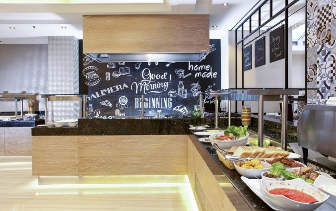 Ontbijtbuffet van Hotel Poseidon in Athene