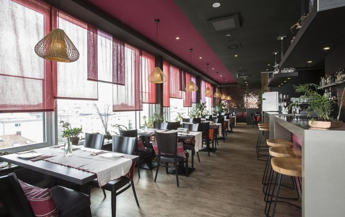 De bar en ontbijtzaal van TWO hotel Berlin by Axel in Berlijn