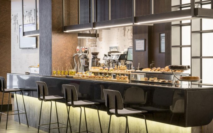 De bar in Hotel Ilunion Bilbao