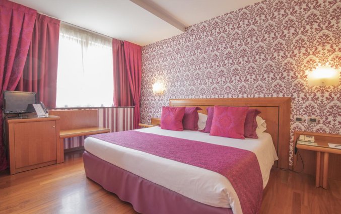 Tweepersoonskamer van hotel Montresor Palace in Verona