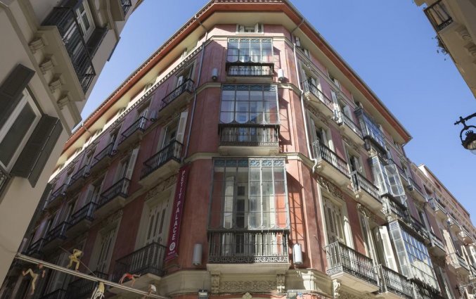 Buitenkant van hotel Petit Palace Plaza Malaga