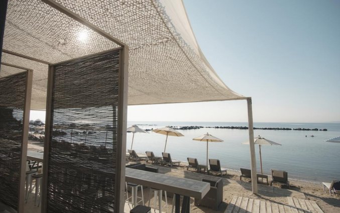 Strand van hotel Corfu Holiday Palace in Corfu