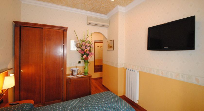 Tweepersoonskamer van hotel Verona in Rome