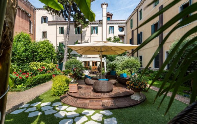 Binnentuin bij Hotel Abbazia