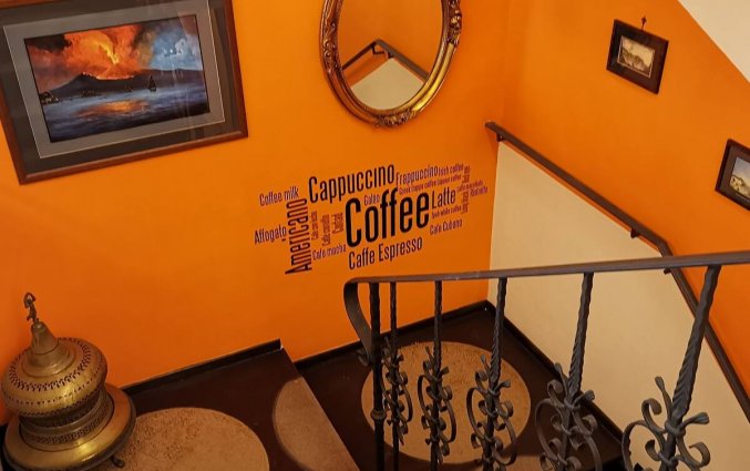 Hal van Hotel Neapolis in Napels