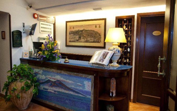 Receptie van Hotel Neapolis in Napels