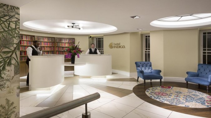 Receptie van Hotel Indigo Edinburgh Princess Street