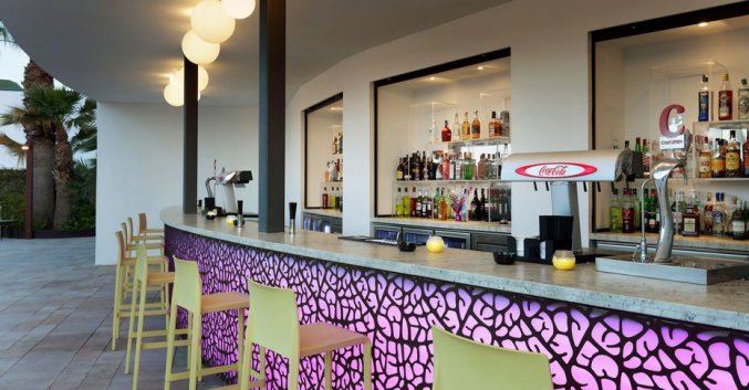 Bar van Resort en Spa Grand Palladium op Ibiza