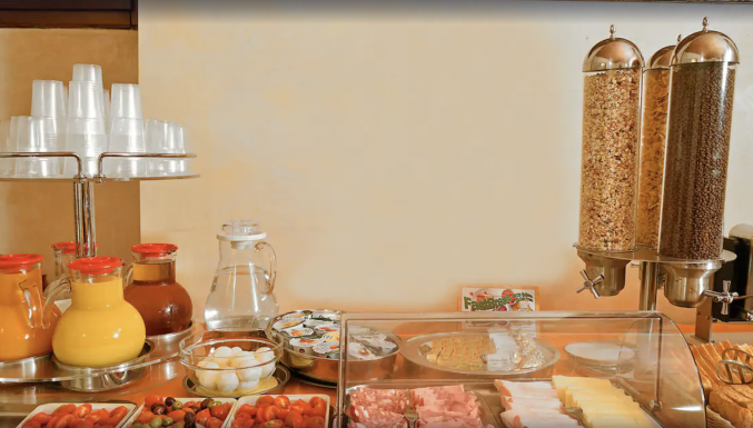 Eetkamer in hotel Porta Faenza