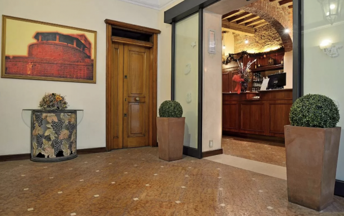 Ingang van hotel Porta Faenza