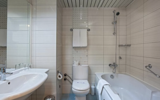 Badkamer van een tweepersoonskamer van Hotel Dosi in Side