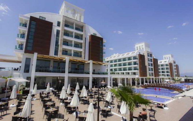 Terras van Hotel Bieno Club Sunset in Side